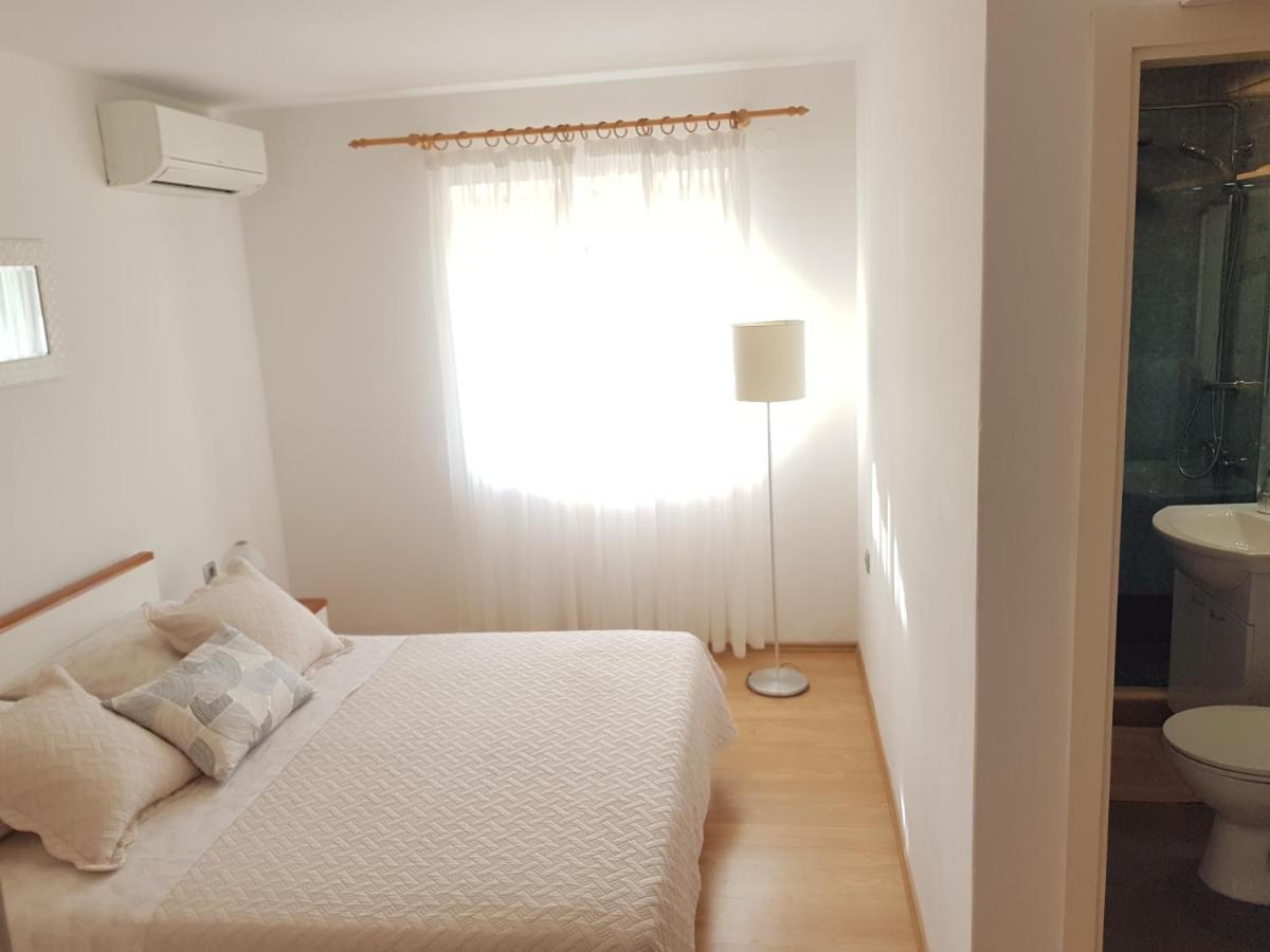 Apartments Huljic Hvar Town Bagian luar foto