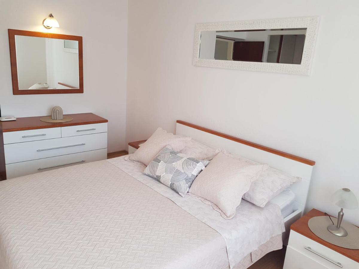 Apartments Huljic Hvar Town Bagian luar foto
