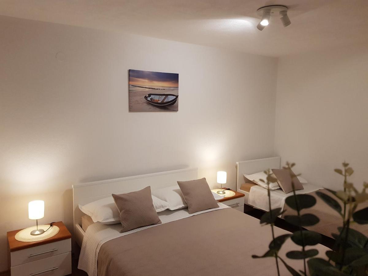 Apartments Huljic Hvar Town Bagian luar foto