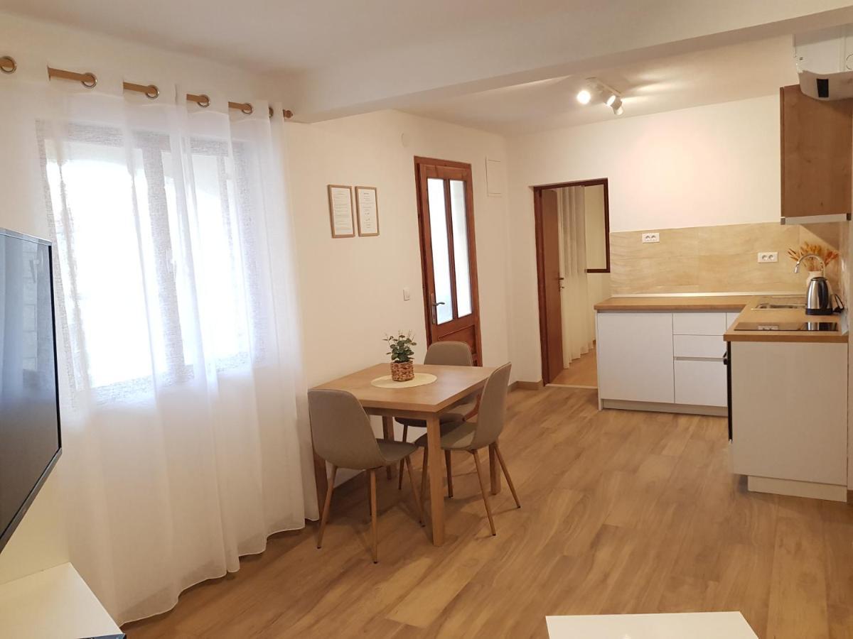 Apartments Huljic Hvar Town Bagian luar foto