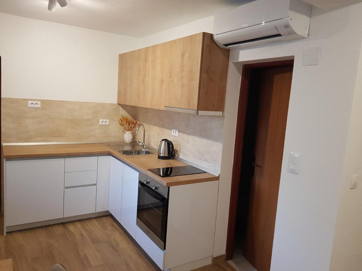 Apartments Huljic Hvar Town Bagian luar foto
