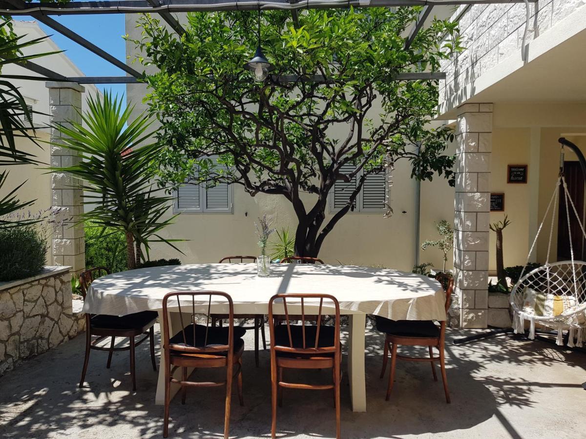 Apartments Huljic Hvar Town Bagian luar foto
